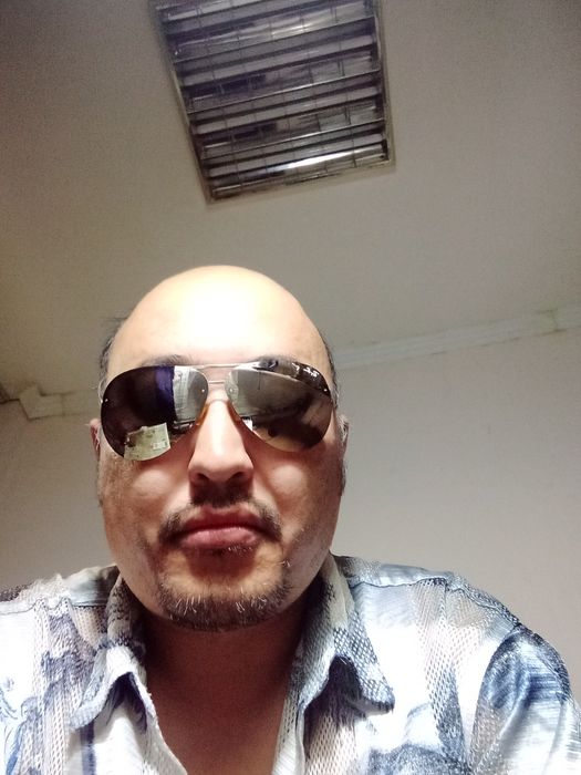 Очки  продам фирменные, зеркальные