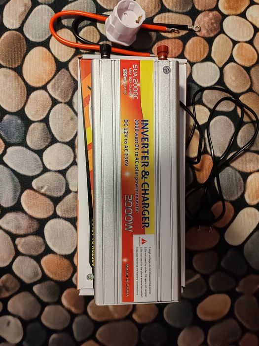 Invertor & Încărcător 2 in 1- 2000W