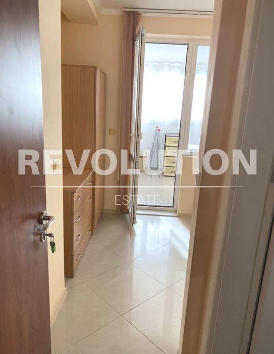 Дава се под наем Двустаен апартамент в Варна, Левски - 80 кв.м за 350 € - Снимка #4