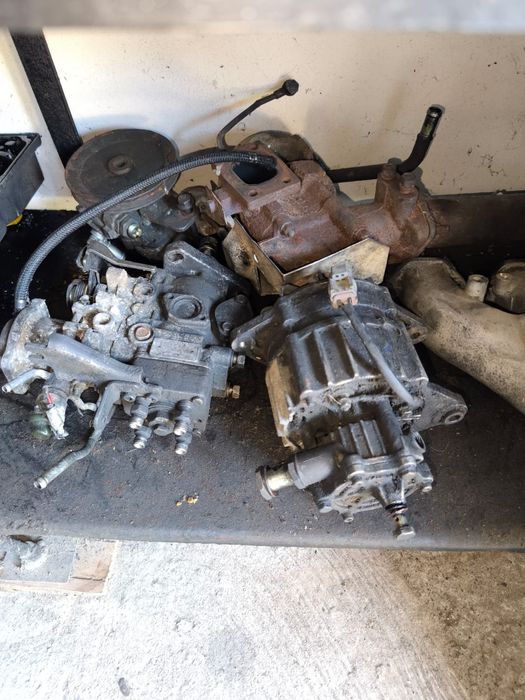 Vând piese motor Nissan Cabstar