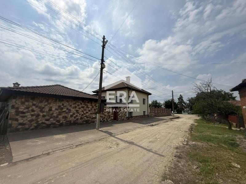 ЛУКСОЗНО ИМЕНИЕ С ДВУЕТАЖНА КЪЩА, МЕХАНА, ЛЯТНА КУХНЯ И ОГРОМЕН ДВОР С