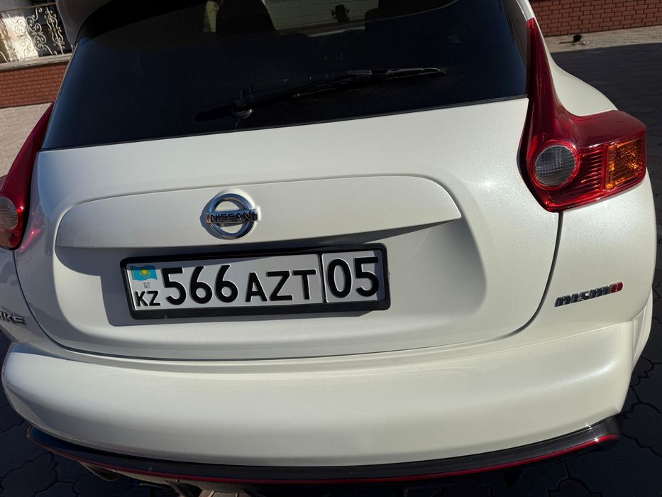 **Ниссан жук monster