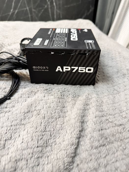 Продам блолк питания Aigo AP750 750 Вт