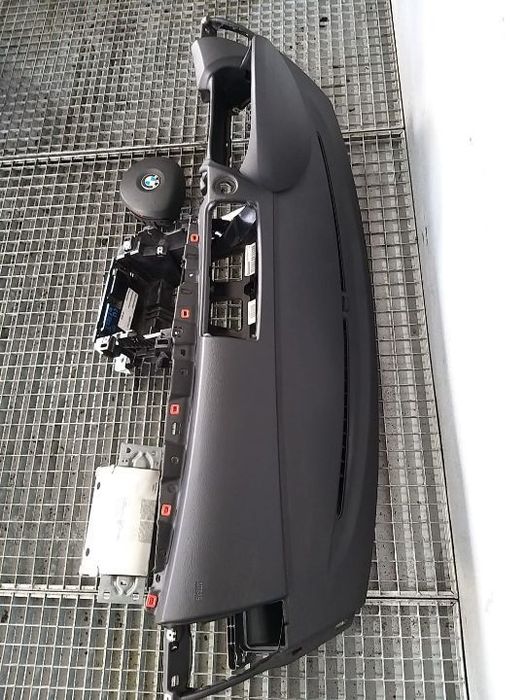 Plansa bord cu airbag volan si airbag pasager bmw seria 1 e81 e87