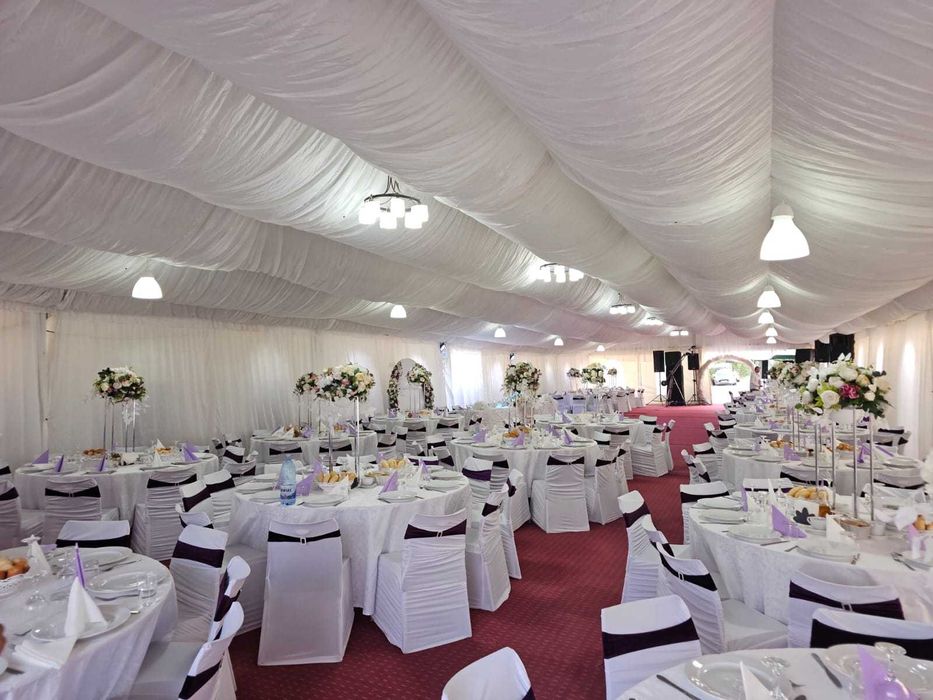 Corturi de evenimente de închiriat