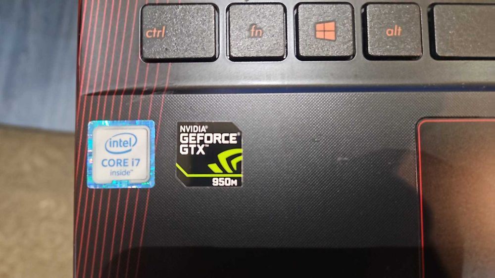 Laptop Asus F550V I7 6700HQ GTX 950M4GB SSD256Gb8GbRamVideochat/Gaming