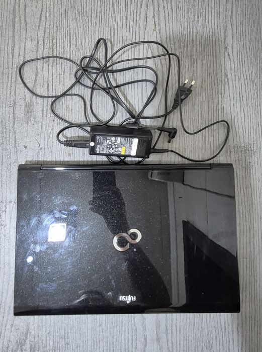 Ноутбук Fujitsu Lifebook AH532