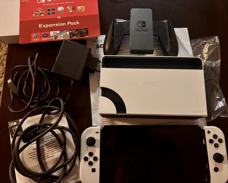 Nintendo Switch OLED white+Mario Kart 8+booster+12м.NSO