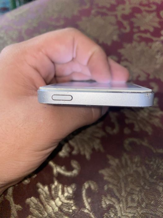 Продам айфон 5s