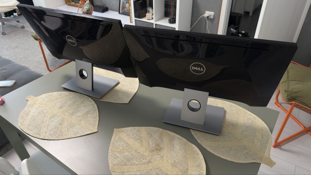 Monitoare LED DELL