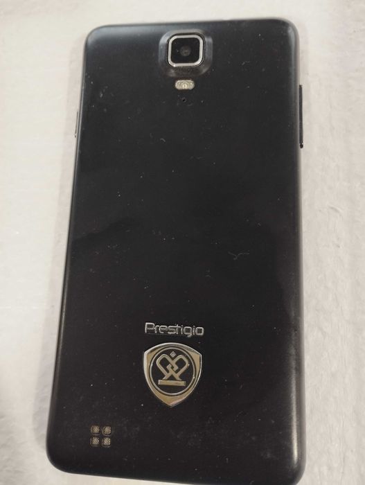 Телефони за части