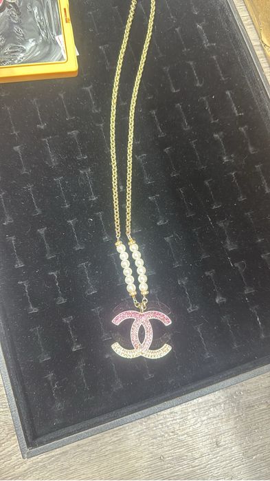 Сотуары и чокеры от Chanel