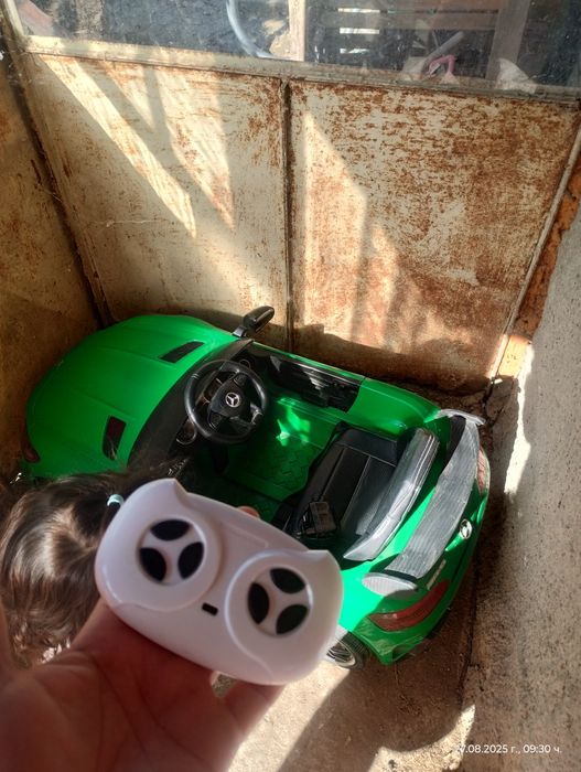 Детска електрическа кола