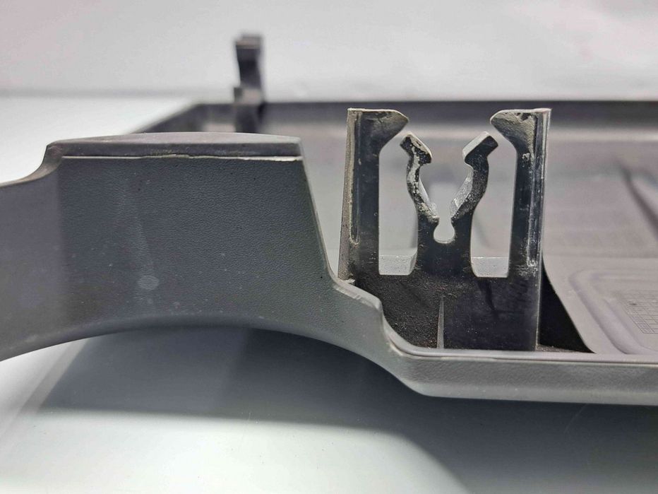 Capac motor Opel Corsa D [Fabr 2006-2013] 55561431 1.2 A12XER 1.2 A12X