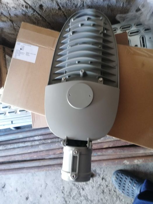 Лед Осветление ФИЛИПС професионално  контакти Легранд