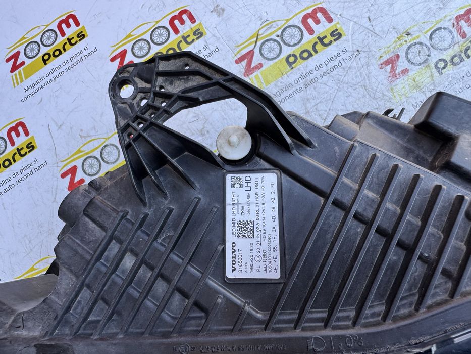 Far dreapta MiD LED cod 31656617 Volvo XC60 R-Design 2018-2023