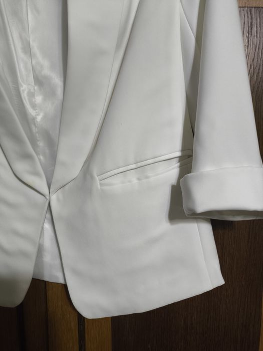 Классический костюм тройка, белого цвета