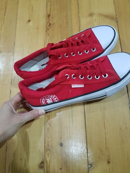 Нови Червени кецове 37н