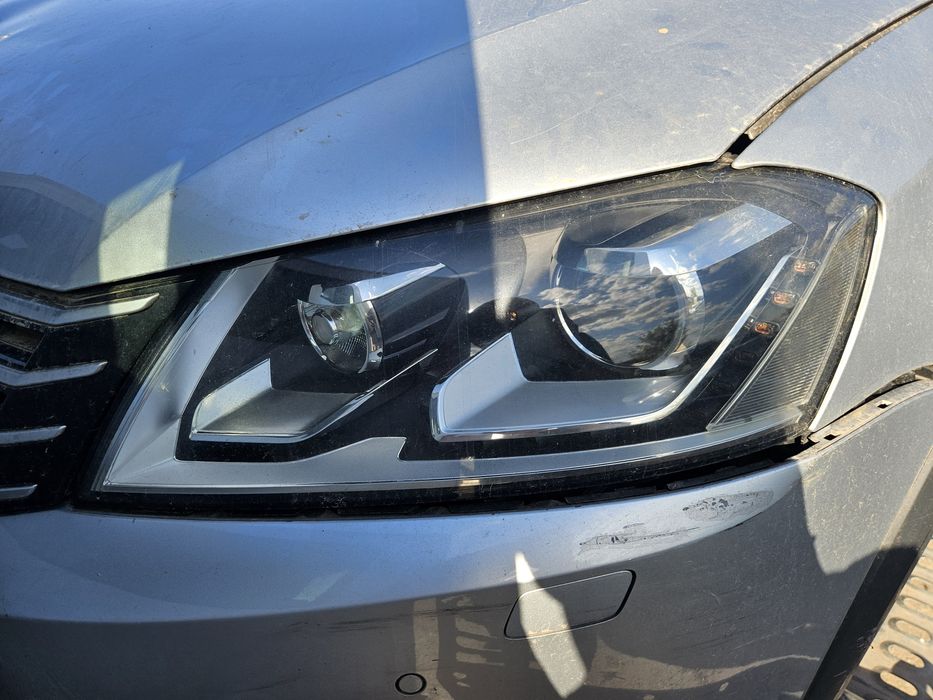 Ляв ксенонов фар за Vw Alltrak 2012god