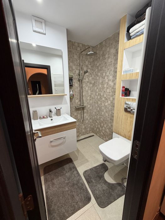 Apartament 4 camere, etaj 1, cartierul Soarelui