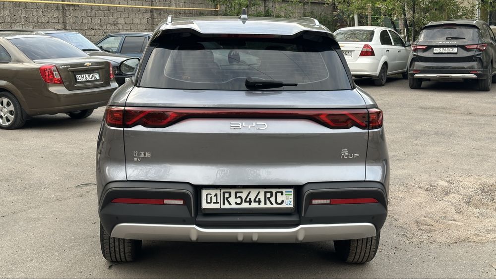 Byd YUAN UP 2024 год пробег 23800 км , родная краска,  своя