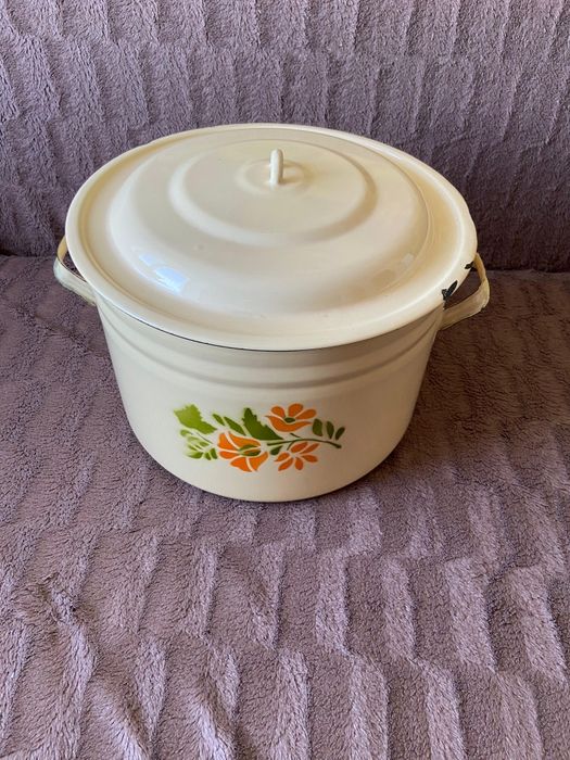 Большая кастрюля под мясо