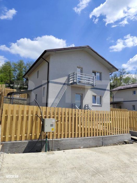 Casa cu etaj, 4 camere, 600 mp teren, Valea Lupului