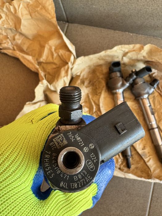 Vand injectoare Audi Vw Seat Skoda 04L130277AE