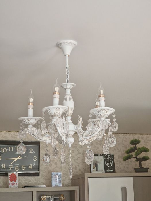 Lustra/candelabru cu 5 brațe becuri econom