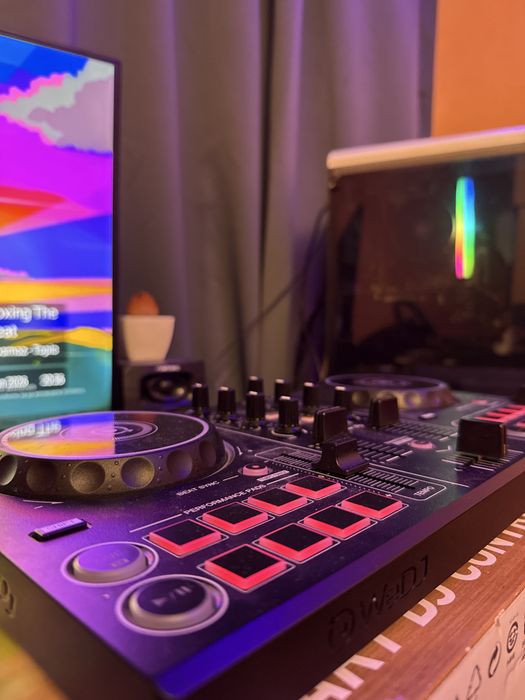 Pioneer ddj 200 (може лек коментар по жената)