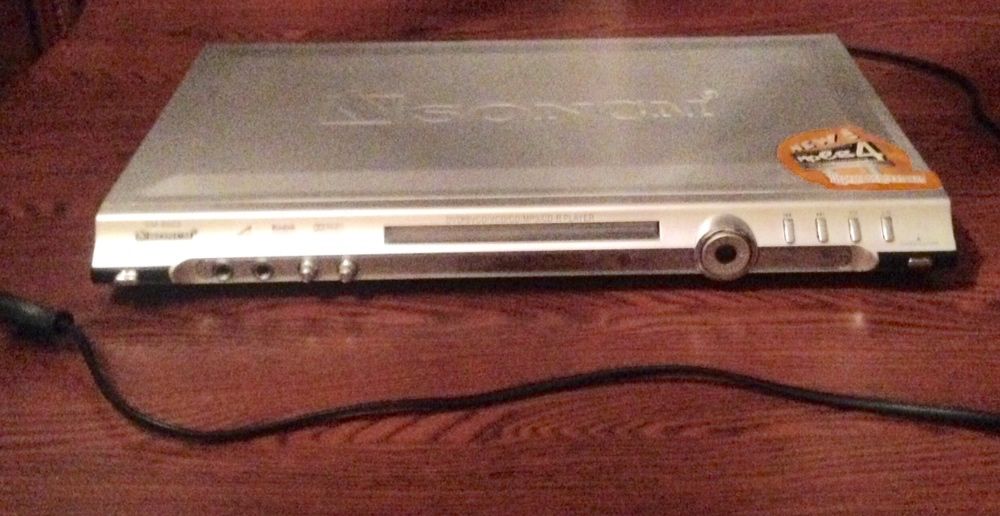 На запчасти!!! DVD плеер