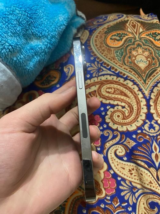 Продам Айфон 13 про