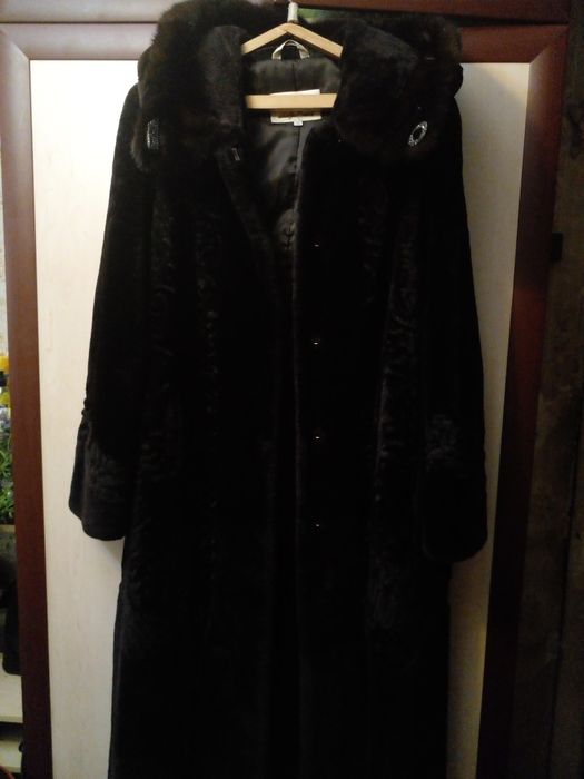 Продам шубу натуралка мутон.