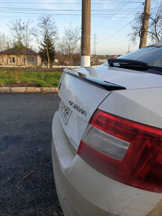 Eleron Portbagaj - Skoda Octavia 3 M4 Design Negru Lucios
