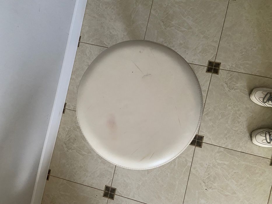 Продам стул для парикмахера