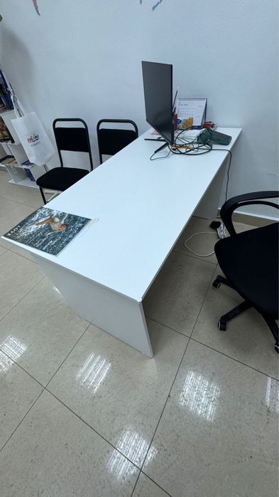 Столы офисные белые в идеальном состоянии