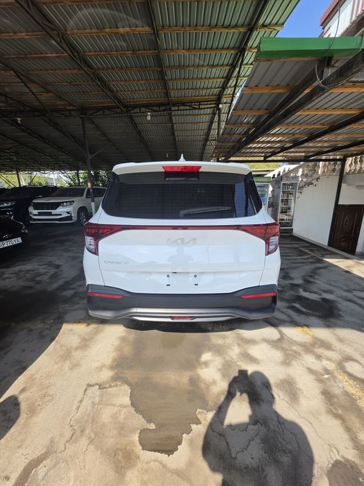 Kia carens 1 pazitsiya
