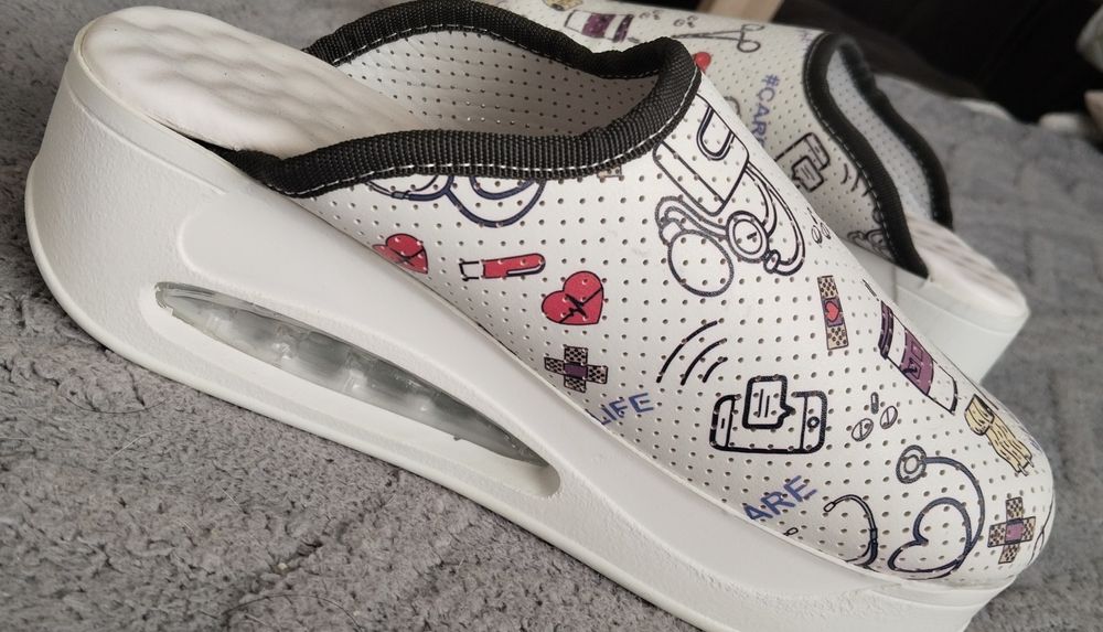 Продам медицинскую обувь