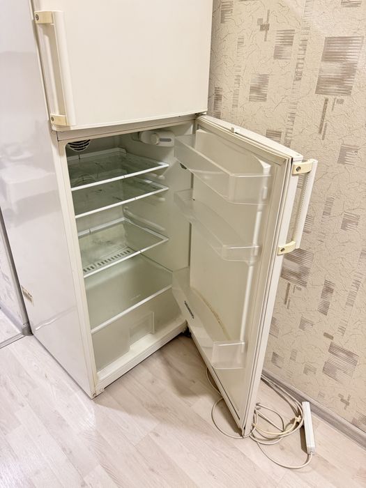 Холодильник SIEMENS