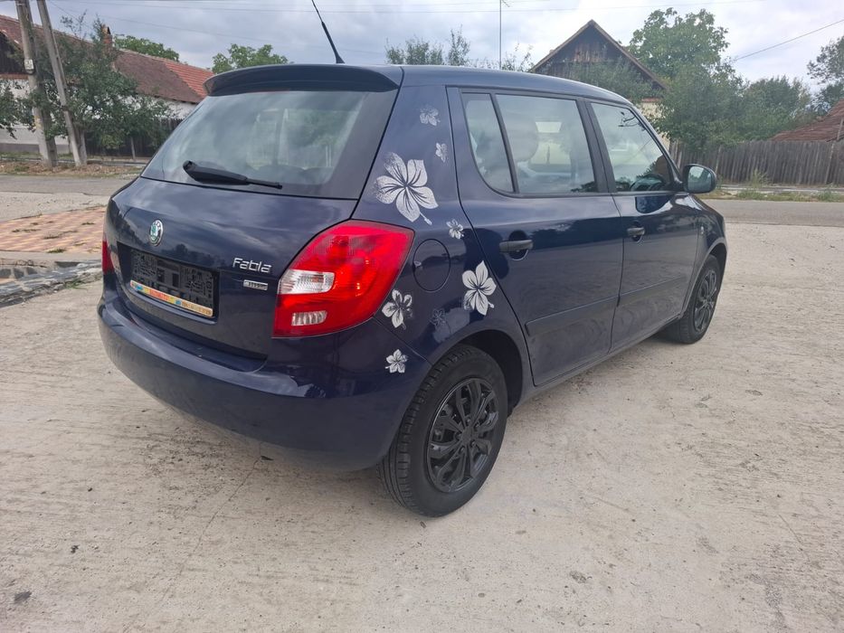 Vînd scoda fabia