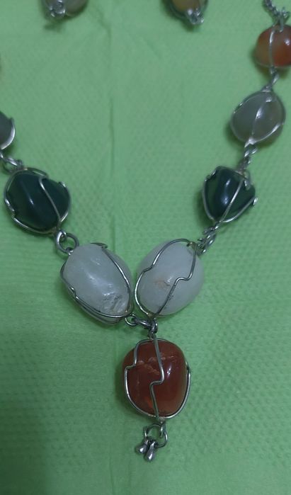 Колие с обеци полускъпоценни камъни