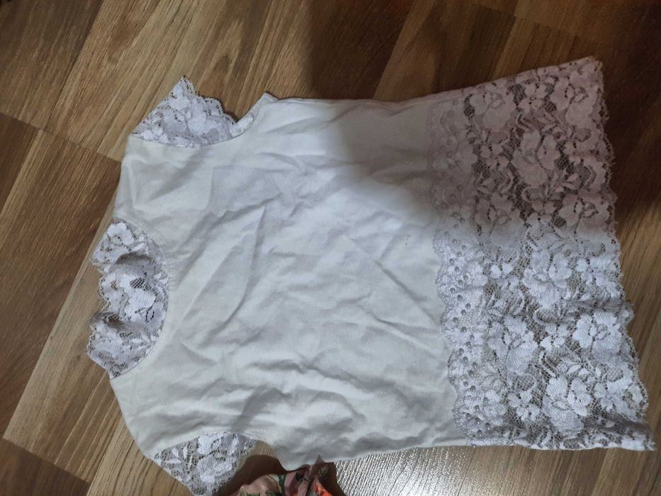 Lot 134 cm  fete haine  tricou