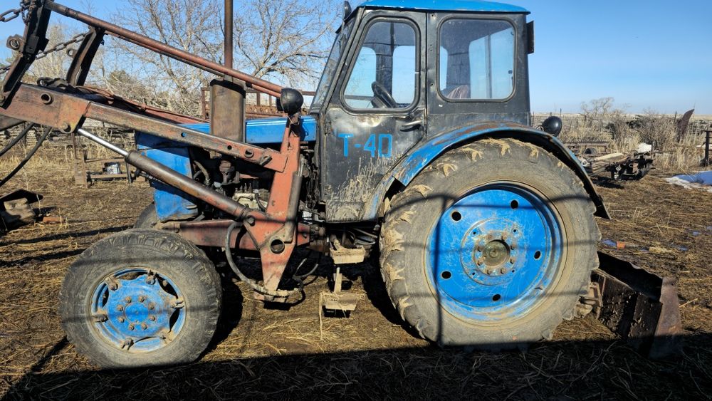Продам. Трактор Т-40. Косилка. Тележка. Грабли.