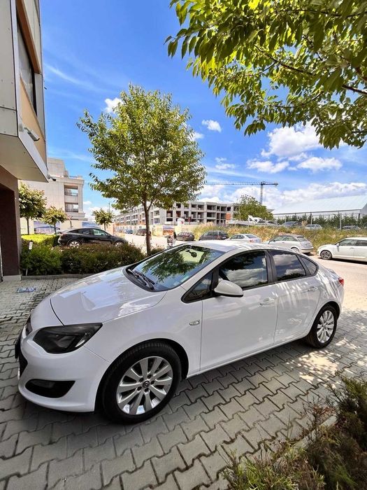 Opel Astra 1.6 CDTI Гаранция + сервизна книжка