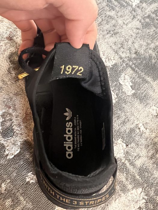 adidasi adidas negri