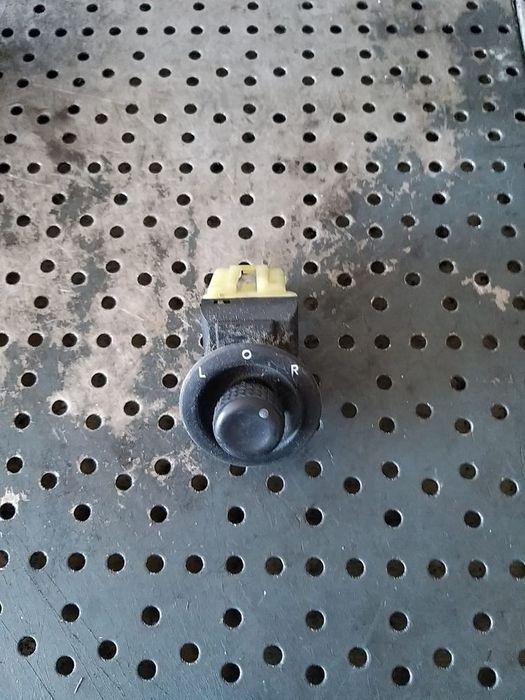 Buton reglaj oglinzi dodge caliber 56040694ad