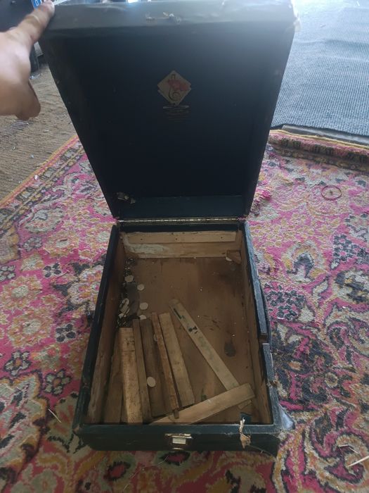 Продамкорпус от патефона