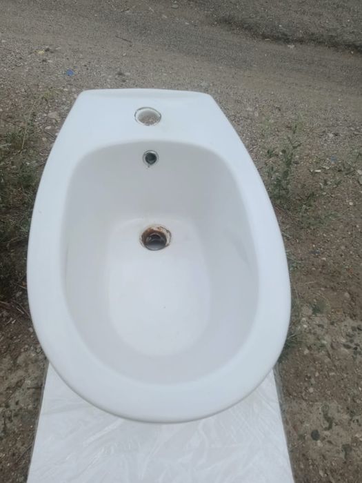 Биде керамическое белое