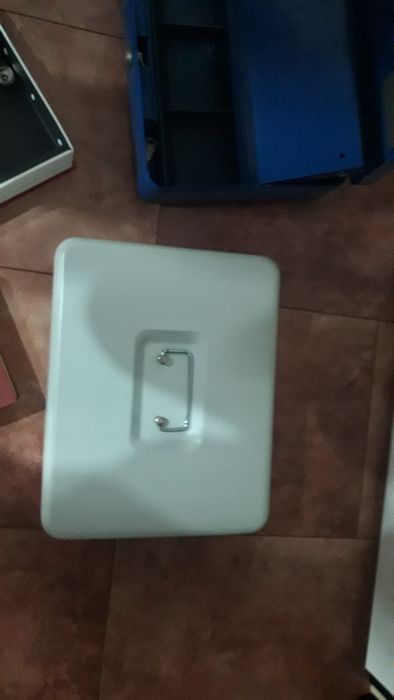Cutii metalice  cu cifru sau fara