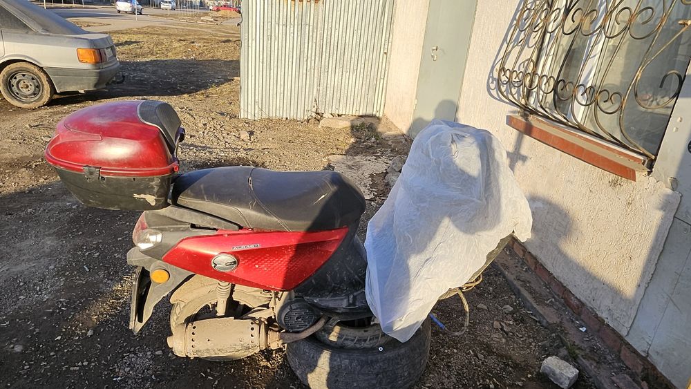 Продам скутер на ходу jog